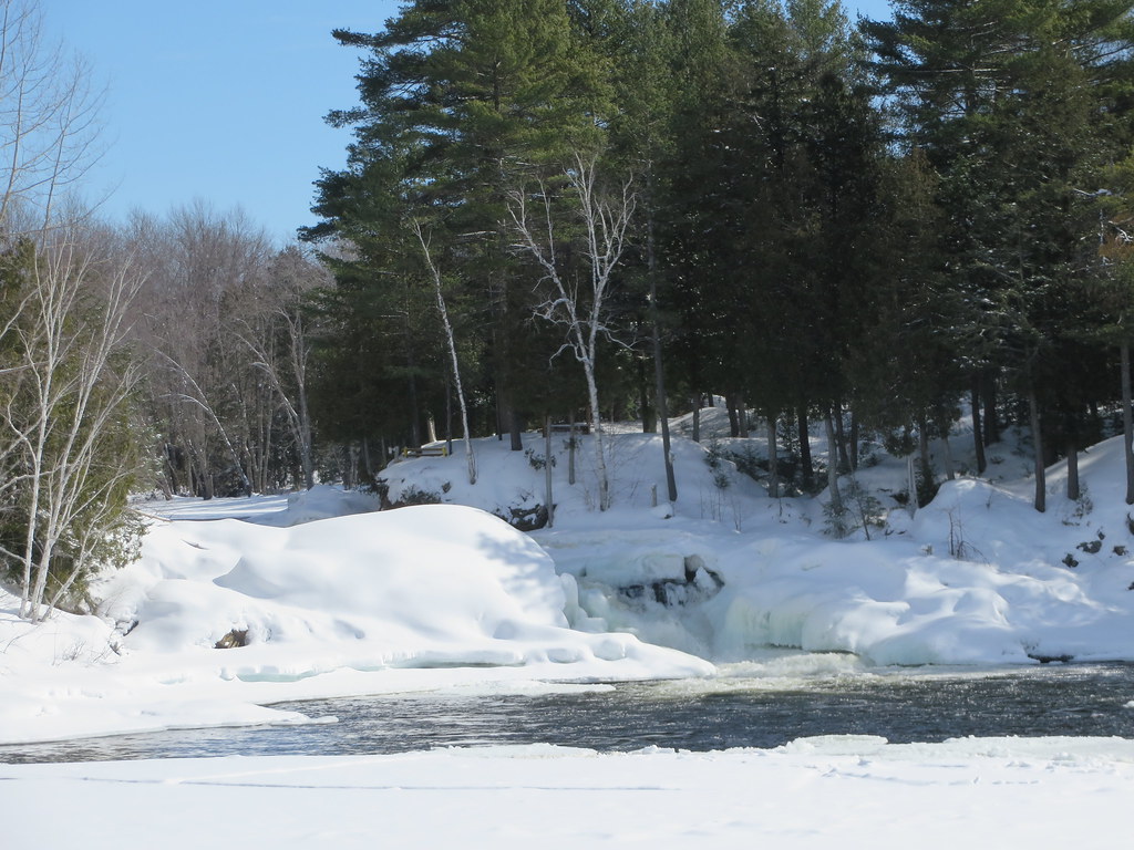 Ripon, Québec ChutesàJoubert, rivière PetiteNation. Gilles
