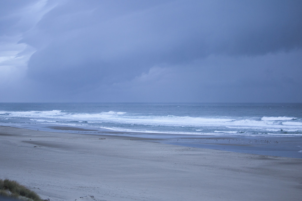 Lincoln City Oregon Rain storm rolling in with winds and d… Bonnie Moreland Flickr