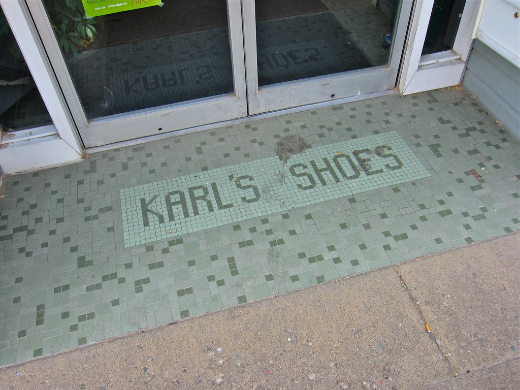 Karl's Shoes, Idaho Falls, ID Old tiled entryway to Karl's… Flickr