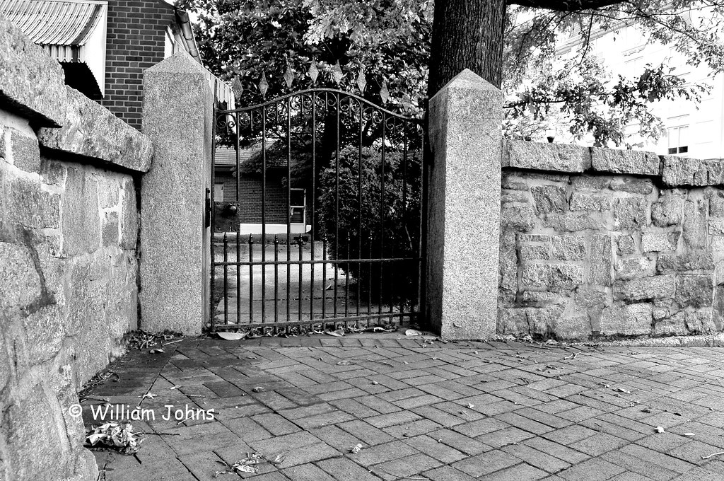 Annapolis National Cemetery gate and wall William Johns Flickr