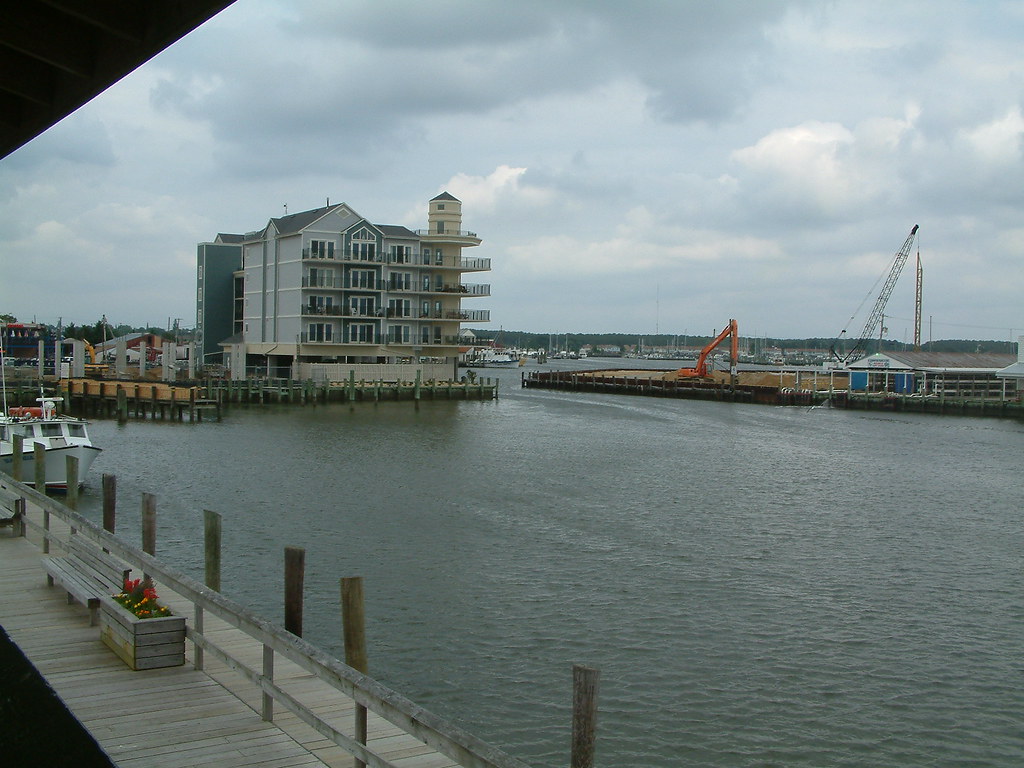 Captain's Quarters Condos, Crisfield June 2005 Denise Ajello Flickr
