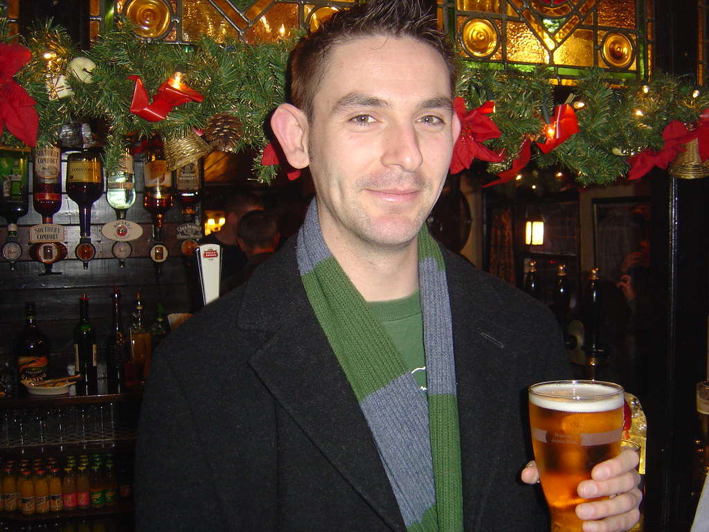 The Red Lion 74 The Red Lion 23/12/05 Pint of Kronenbur… lint01