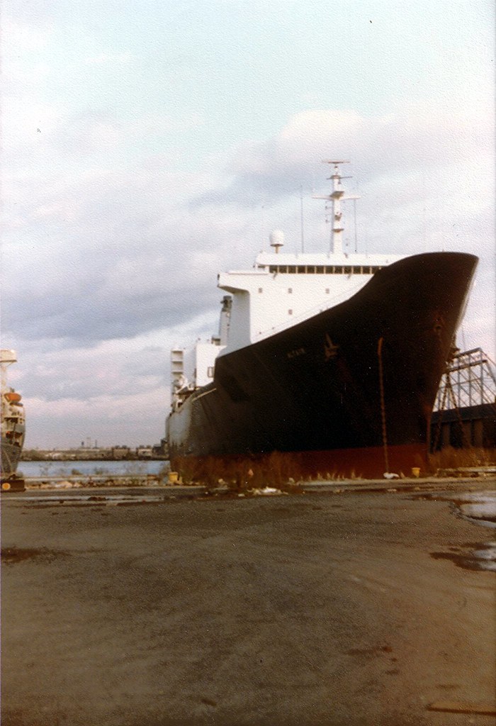 Altair Philly The Altair (Ex S/S SEALAND FINANCE) waiting … Flickr