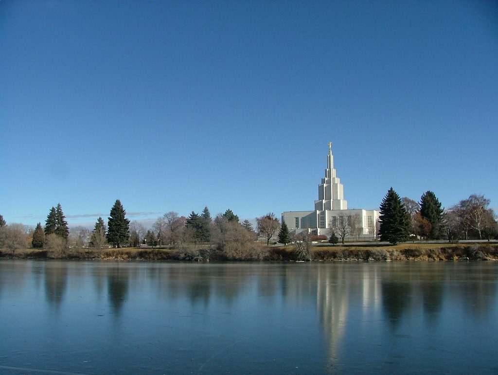 DSCF8403 Idaho Falls LDS temple, river is icy from rain du… Flickr
