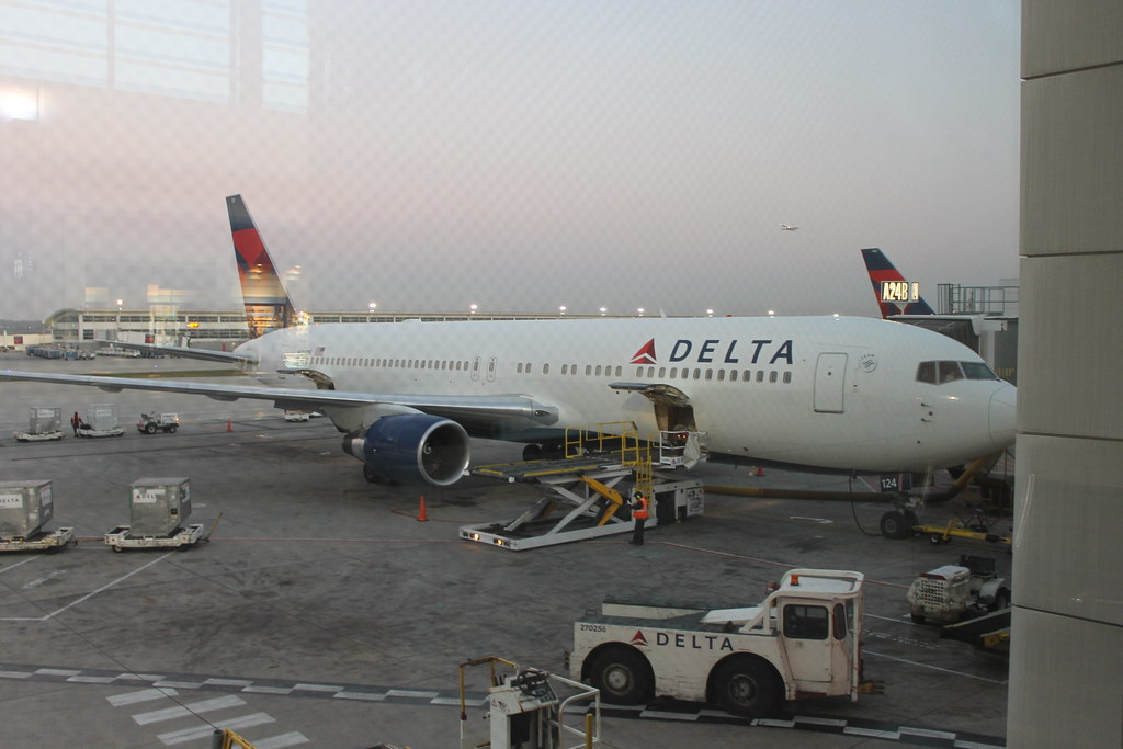 Scenes from the Air Onboard Delta Flight 1706 from Detroit… Flickr
