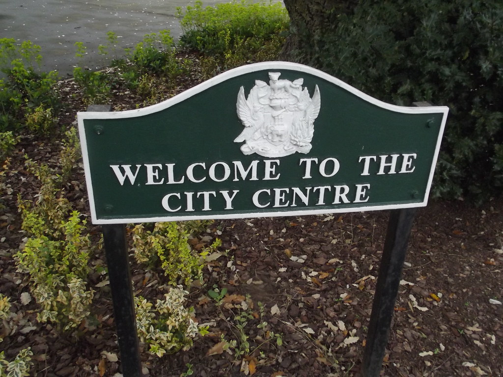 Warwick Road, Coventry sign to the City Centre a photo on