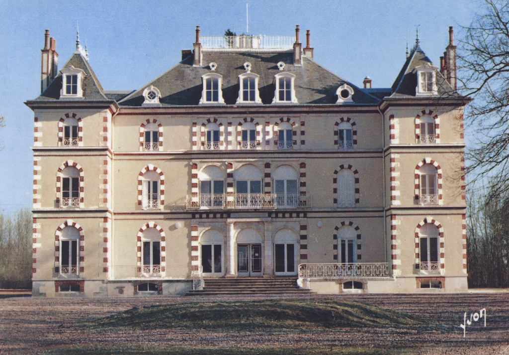 Château de la Valette PressignylesPins David ESPARZA SASIN Flickr