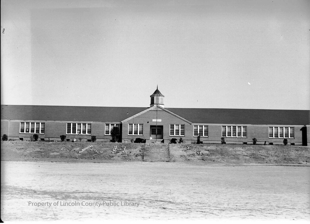 Alexander High School 1 This building is Alexander High S… Flickr