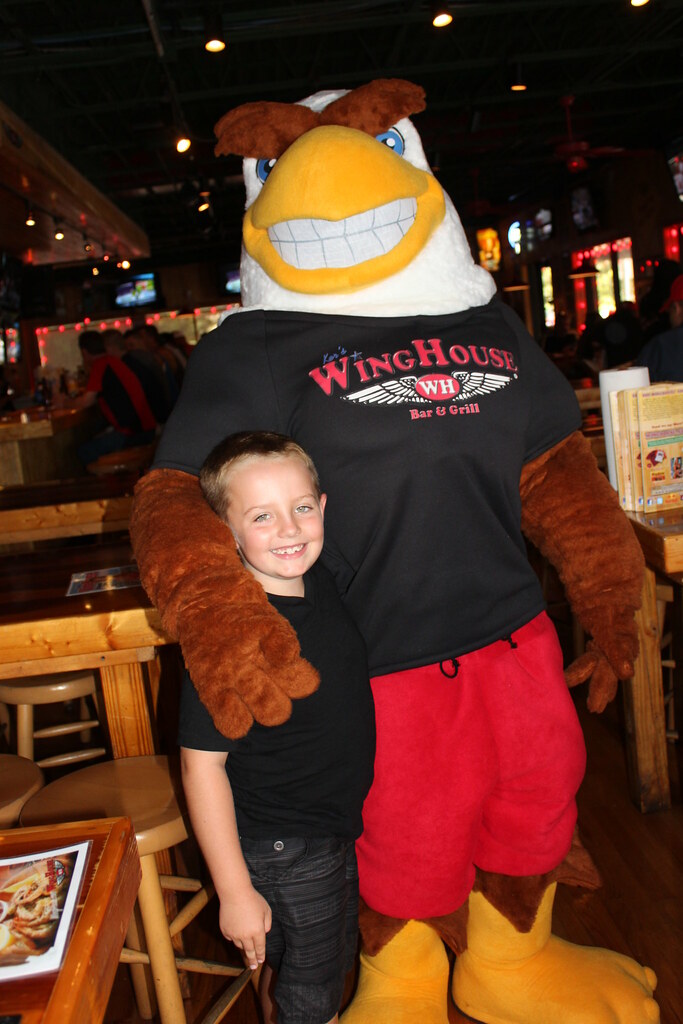 IMG_1281 Wingston at the WingHouse in Brandon on 301 acros… Flickr