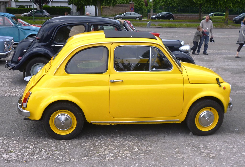 Fiat 500 jaune Rassemblement d'Abbeville organisé par le P… Flickr