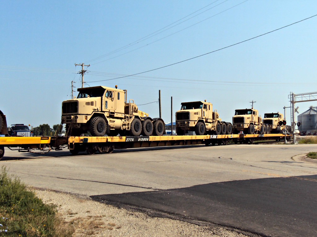 Oshkosh Truck Loads5 (ITTX 913859) A shot of Oshkosh Truc… Flickr