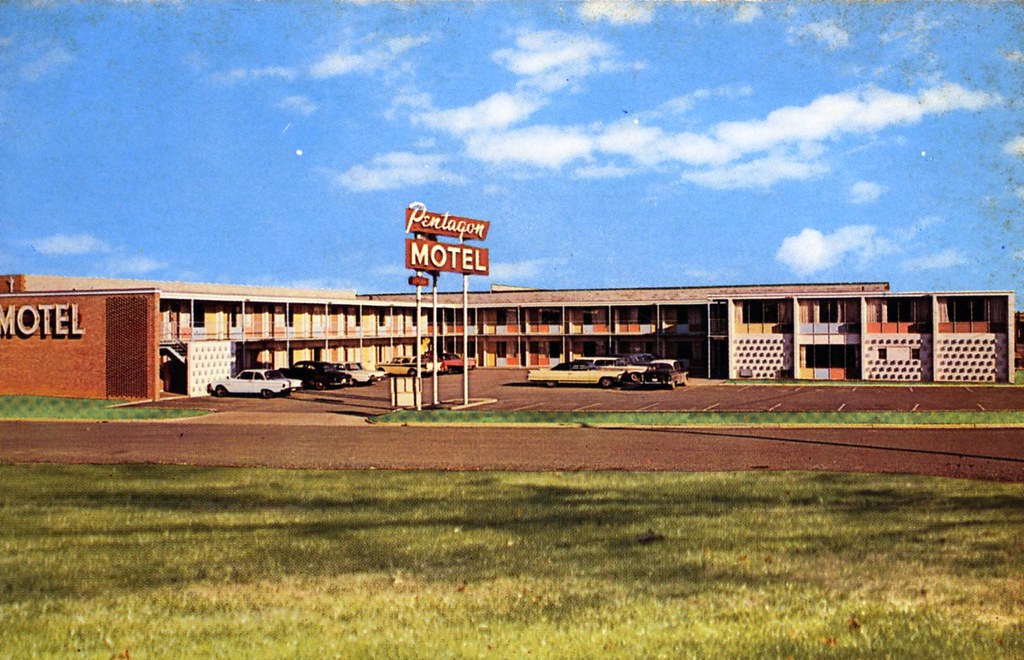 Pentagon Motel Arlington VA 1 1/2 miles south of the White… Flickr