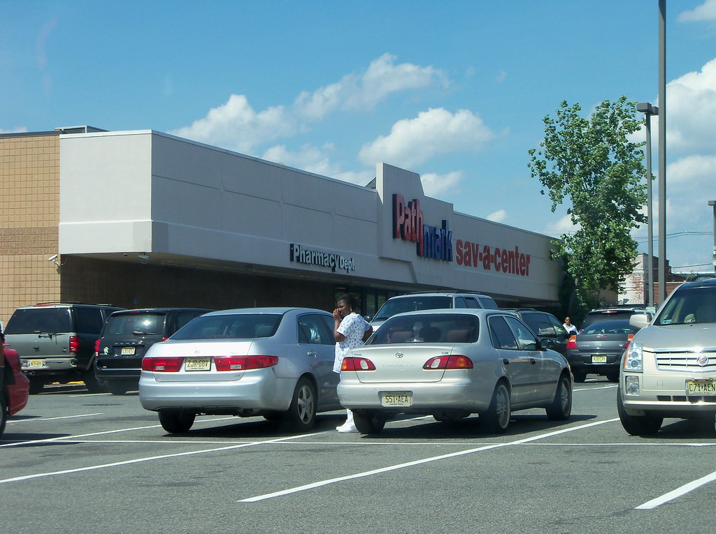 Pathmark Irvington, NJ Lyons Plaza, 471 Lyons Ave; the s… Flickr