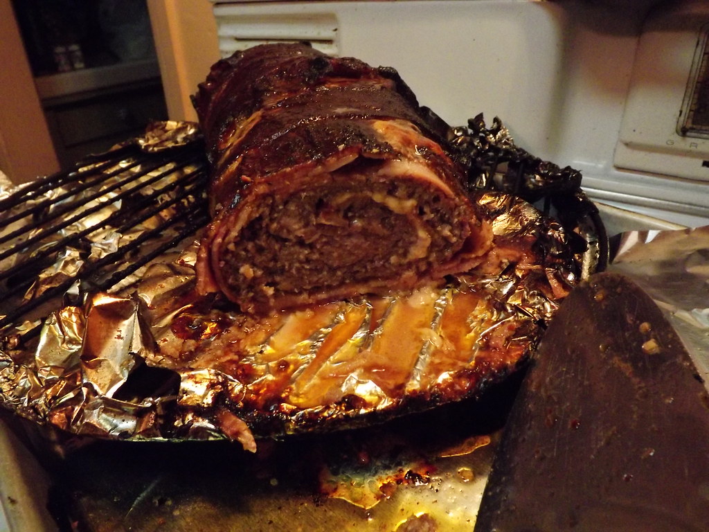 BaconSausage Explosion My 1st BACON EXPLOSION. It wasn't … Flickr