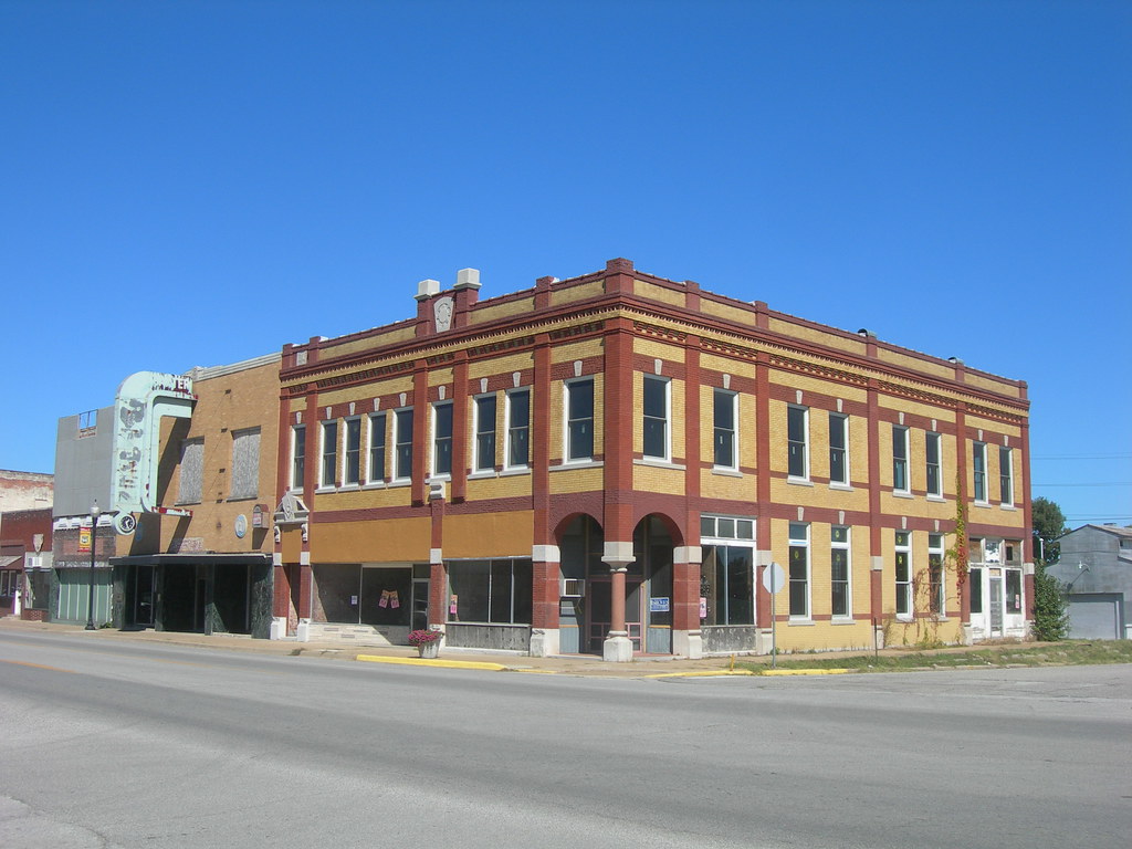 The Crowell Bank Building Baxter Springs, Kansas Built in … Flickr