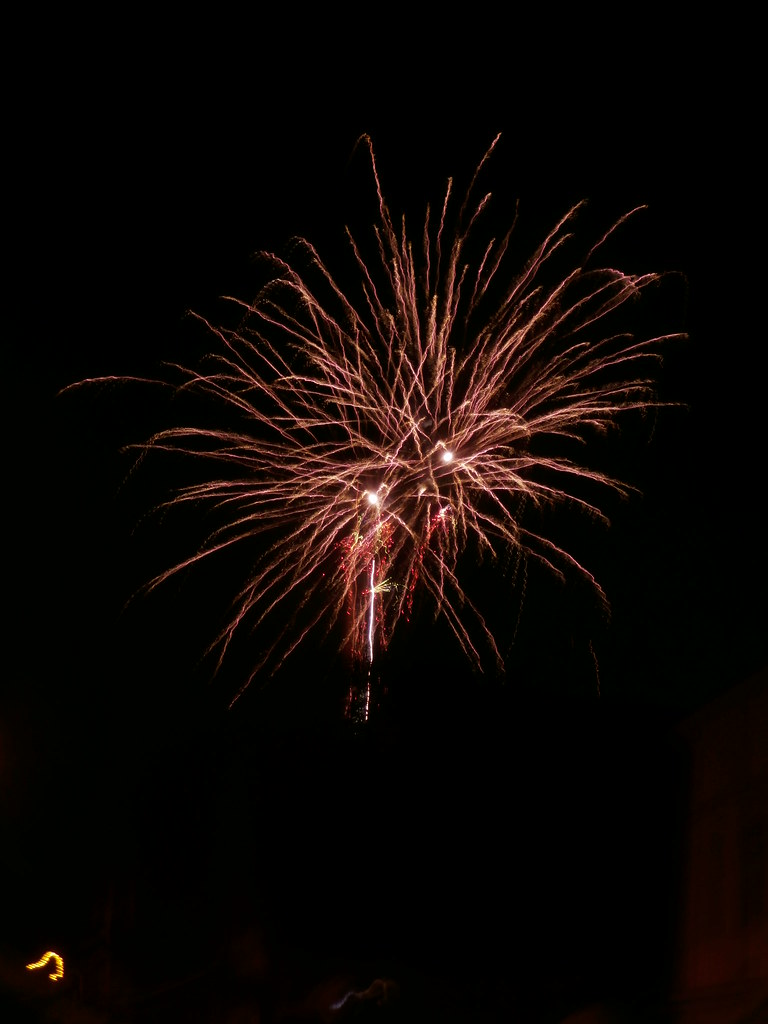 Fireworks at Wallingford xmas fest 2013 SGH38 Flickr
