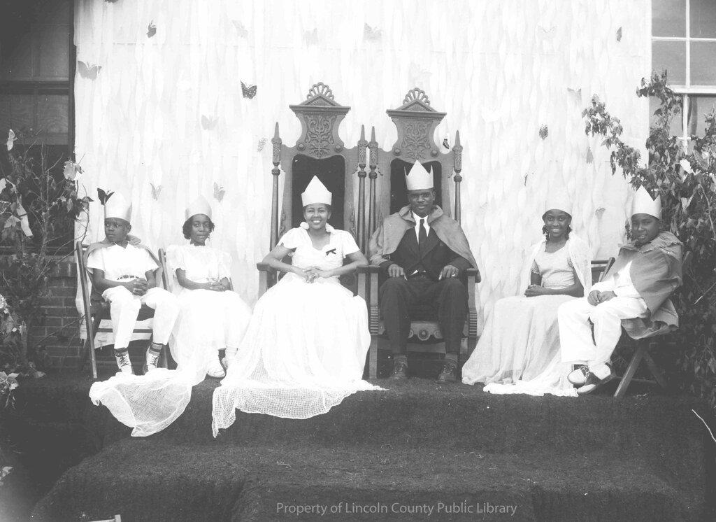 May Day 1 This is the May Day court for Alexander school … Flickr