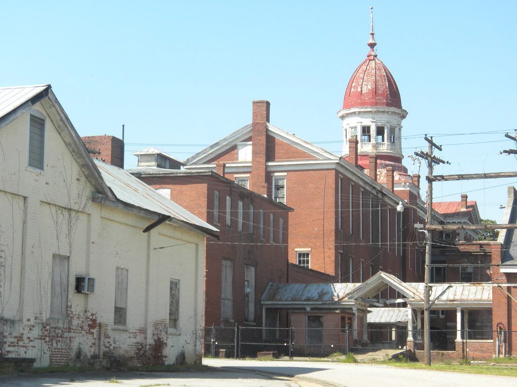 Babcock Center A part of the old mental hospital in Columb… Flickr