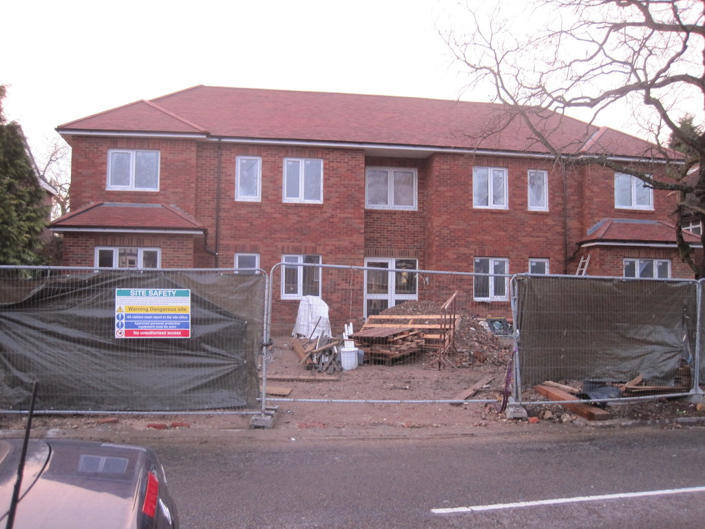 The new build IMG_4100 In Wood End Road. Going on a Christ… Flickr