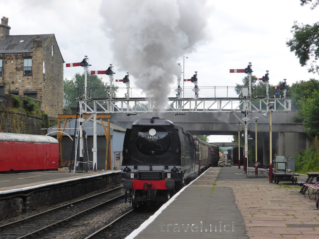 City of Wells arrives in Bury Bolton Street 34092 "City of… Flickr