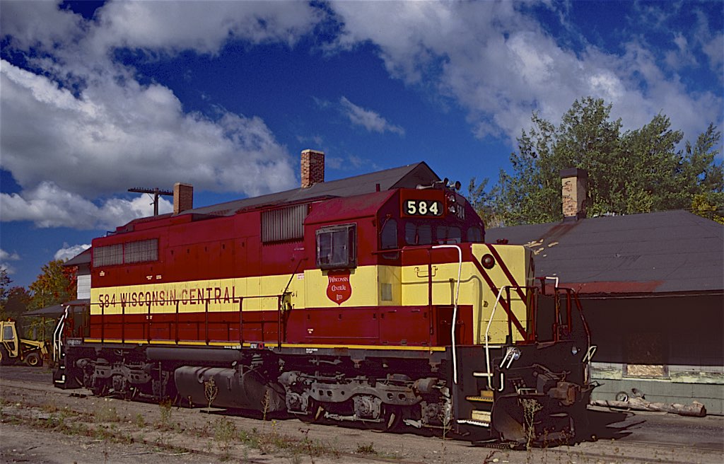 WC SDL39 584 L'anse, MI EMD's SDL39s were built for light … Flickr
