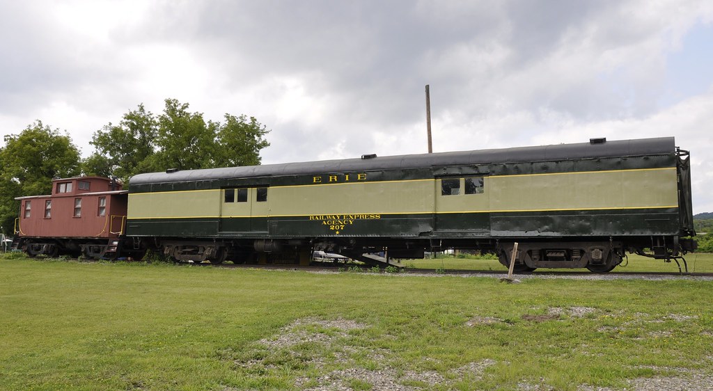 Horseheads, New York (1 of 5) These two cars are located b… Flickr