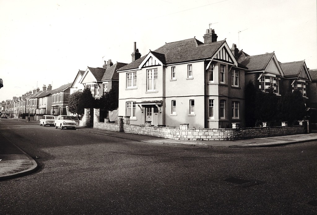 CARDIGAN RD FROM BINGHAM RD. BOURNEMOUTH. DORSET. 1974 Flickr