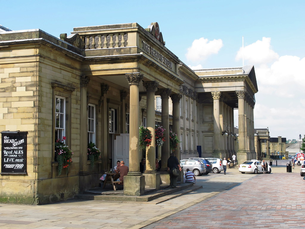Huddersfield station This station was built 1846 to 1850 a… Flickr