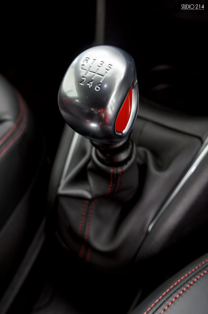 Peugeot 208 GTi Sporty Gear Knob Peugeot 208 GTi Exclusi… Flickr