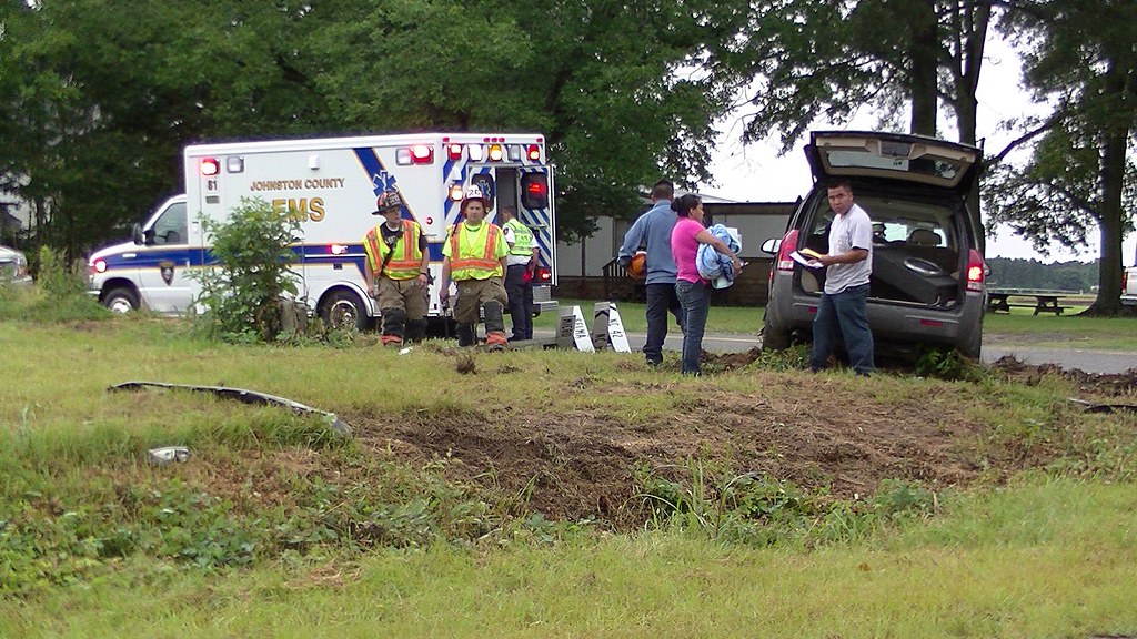 MVC NC 39 & Old Beulah Rd 6222013 3 vehicles, 8 occupa… Flickr