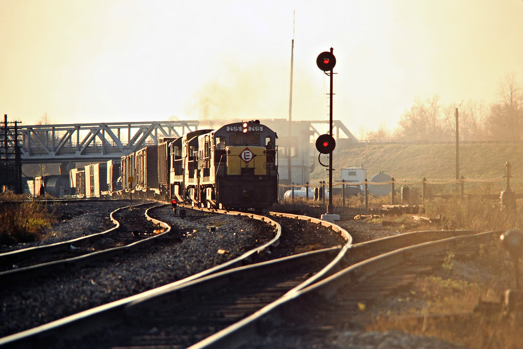 EL, Leavittsburg, Ohio, 1975 Eastbound Erie Lackawanna Rai… Flickr