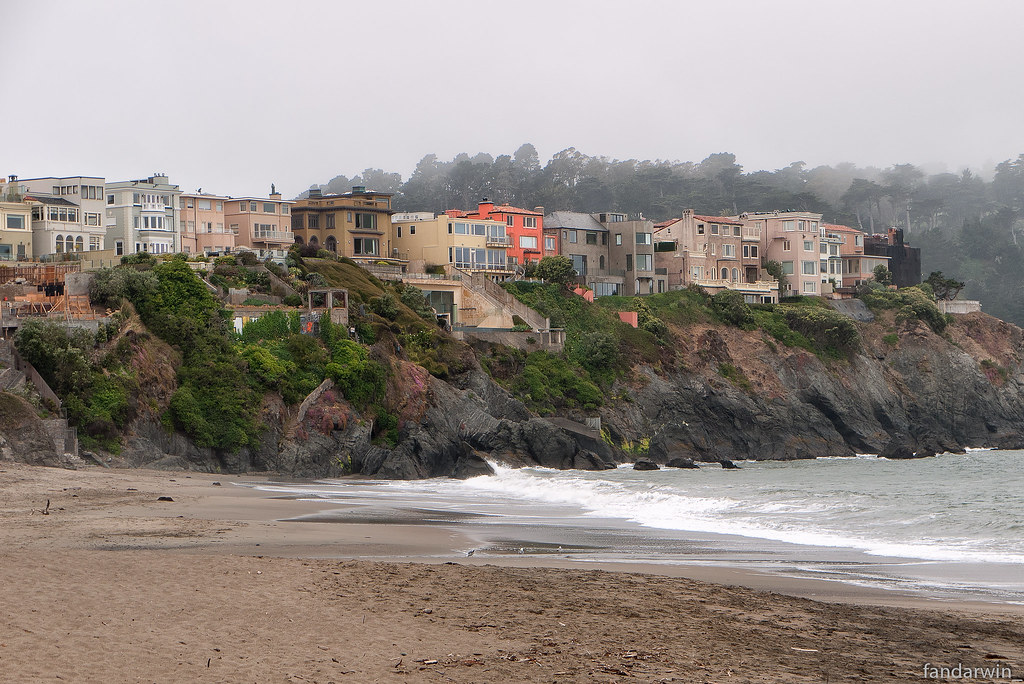 Houses at Baker Beach Baker Beach is a public beach on the… Flickr