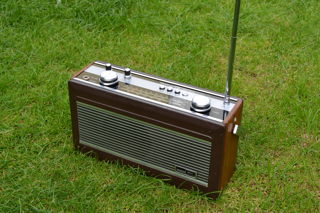 ROBERTS RADIO R900 QUALITY BUILT SET VHF LW MW MAINS OR PP… Flickr