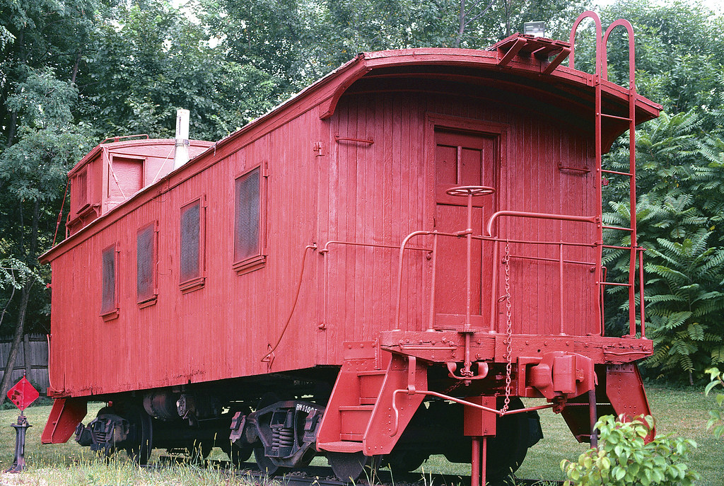 BN Caboose 11007 Burlington Northern Railroad caboose 1100… Flickr