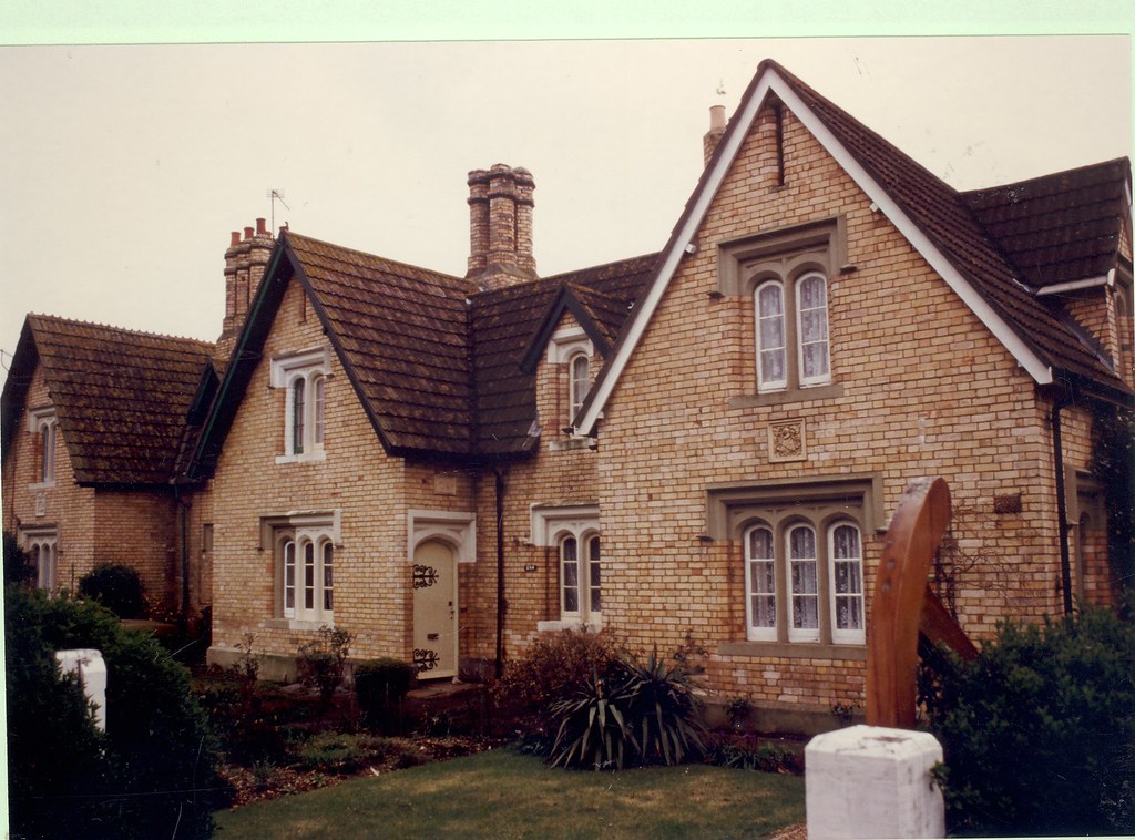 LADY WIMBORNE COTTAGES / CANFORD ESTATE COTTAGES. 280286 … Flickr