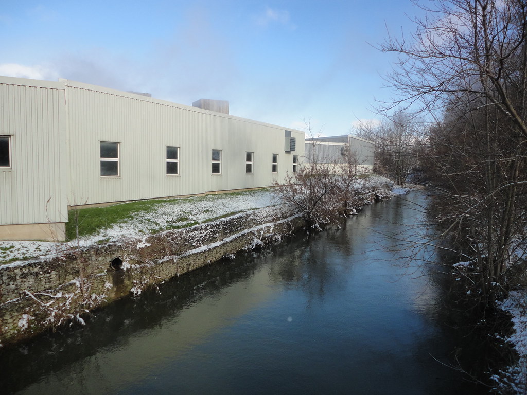 The creek in Listowel beside Spinrite Fuel Ghoul wrote abo… Flickr