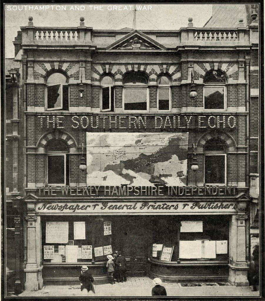Southern Daily Echo Office in Southampton 1914 "Picture