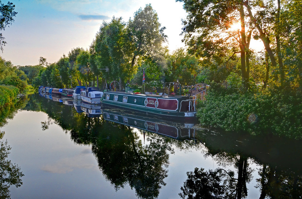 Moorings on the River Nene The River Nene in Northamptonsh… Flickr