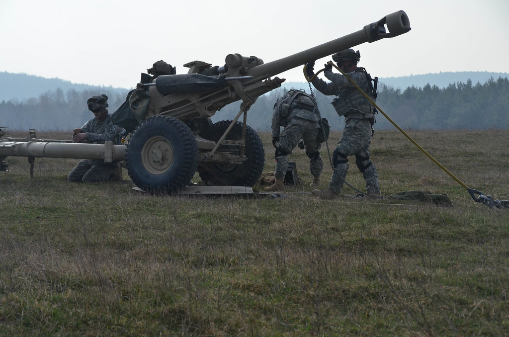 4319 Field Artillery Regt U.S. Soldiers assigned to Bravo… Flickr