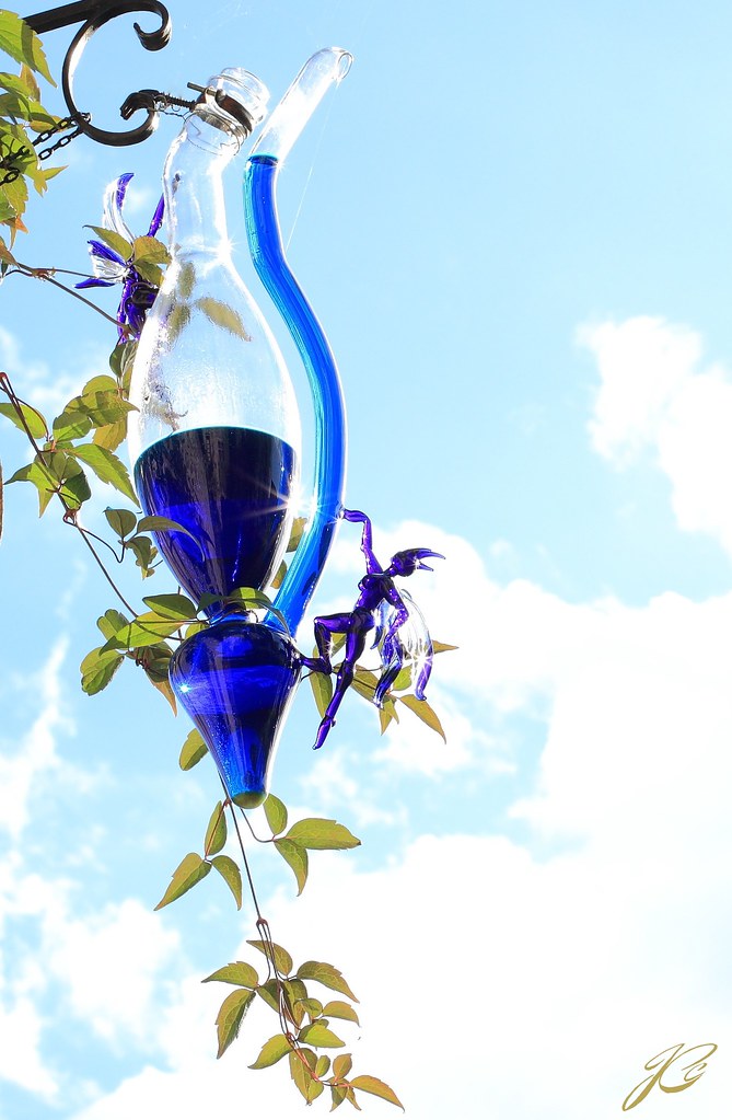 Enseigne d'un souffleur de verre à SAINTE EULALIE D'OLT … Flickr