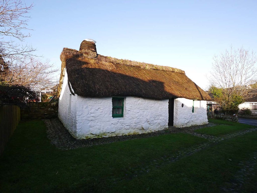 The Cruck Cottage, Shieldhill Road, Torthorwald, Dumfries,… Flickr