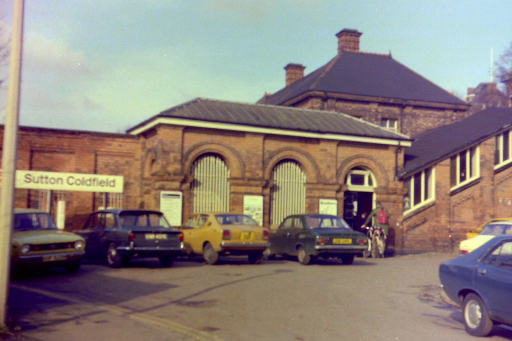 Sutton Coldfield Station Spring 1977 A view of the entra… Flickr