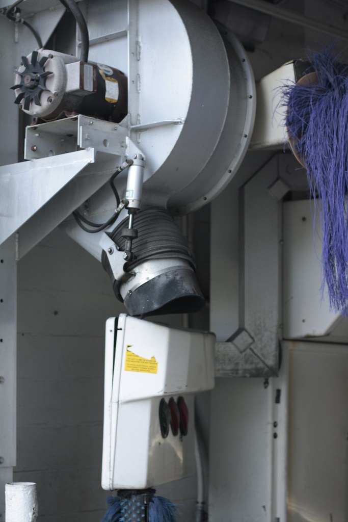 Ryko SlimLine Dryer Very worn out. They barely oscillated … Car