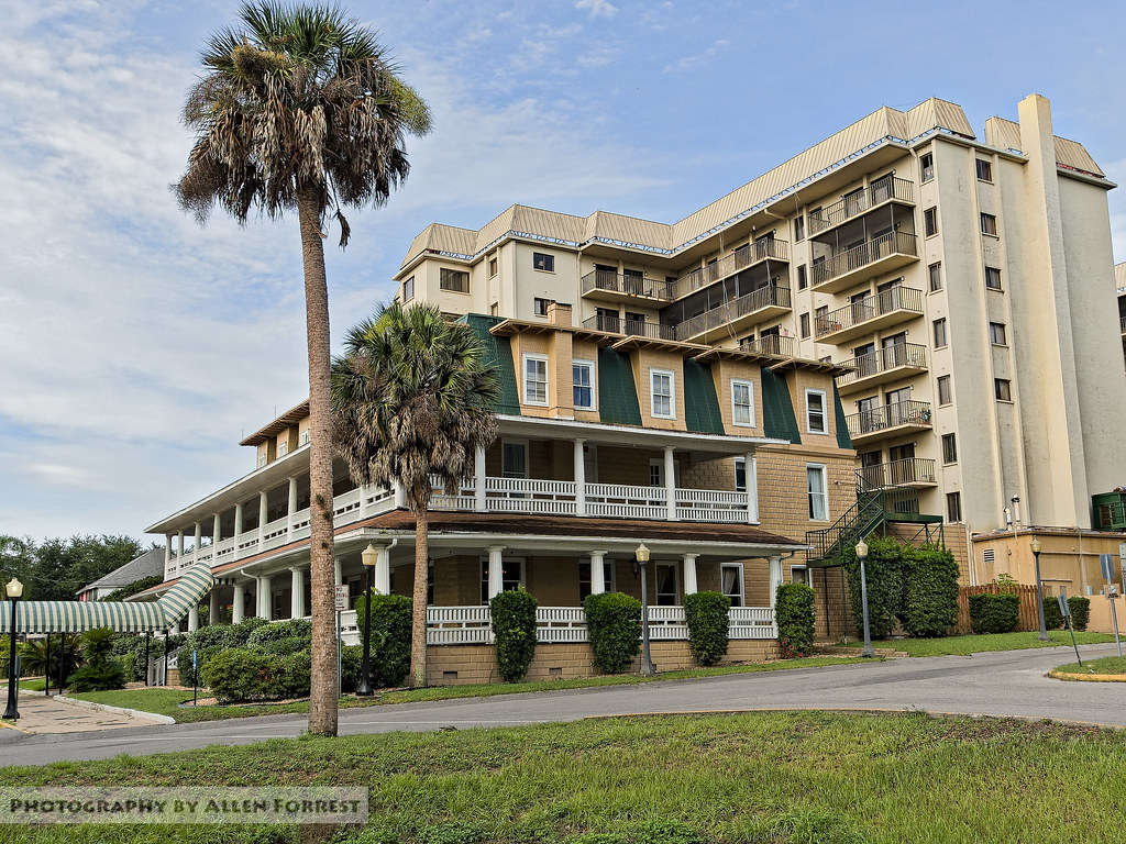 Dade City's Former Edwinola Hotel The Edwinola is a histor… Flickr