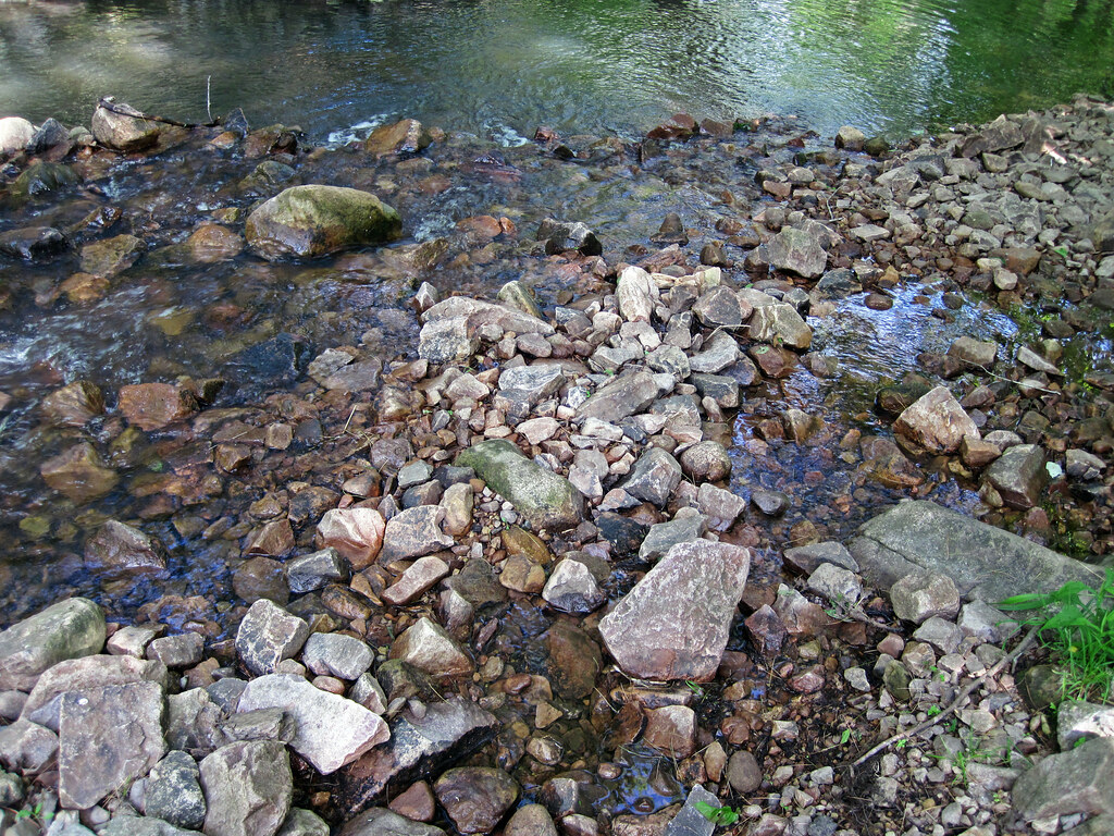 Otter Creek & gravel bar of Baraboo Quartzite clasts (Baxter Hollow