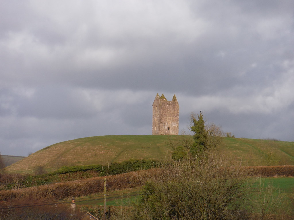 Dovecote on Pillow Mound, Bruton, from Lusty Hill SWC Walk… Flickr