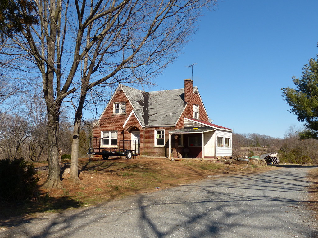 abandoned residence in Madison Heights, Virginia Kipp Teague Flickr