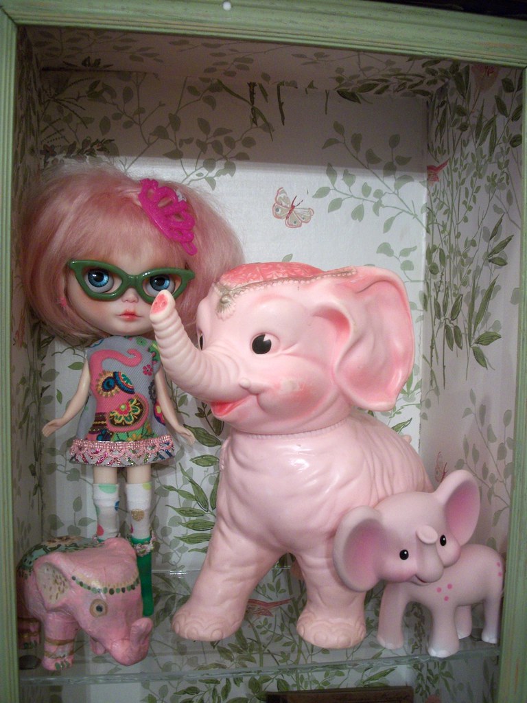 Pink Palace Elephants... ELEPHANT Stands for Good Luck, Se… Flickr