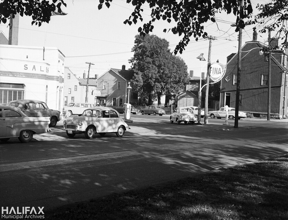 Fina Service Station, 2223 North Park St., showing Garden … Flickr