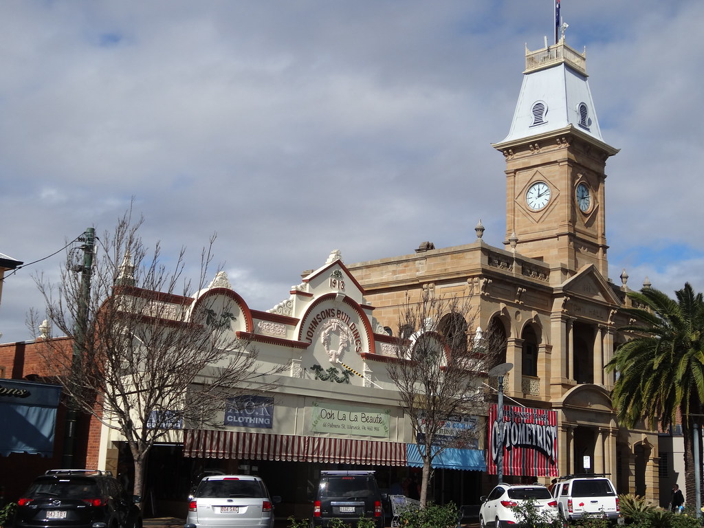 Warwick Town Hall and main street shops. Canning Downs was… Flickr